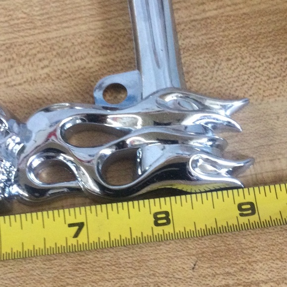 New Pilot Automotive Motorcycle Skull - Flames License Frame - Picture 3 of 11